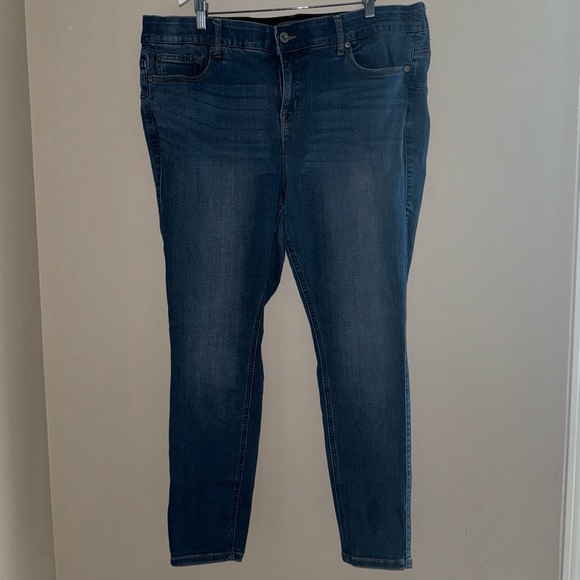 Torrid Bomshell Skinny Jeans - Medium Wash - Picture 2 of 6